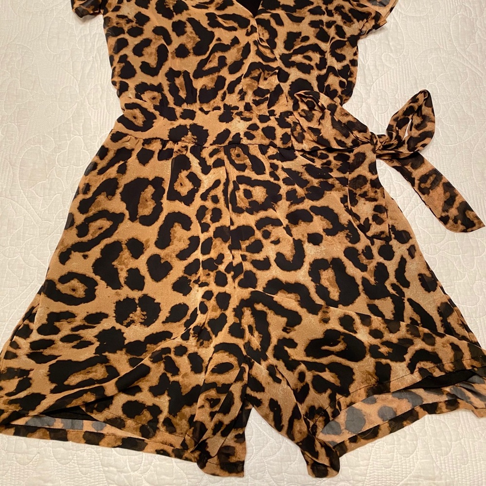 Leopard Romper - Picture 2 of 2